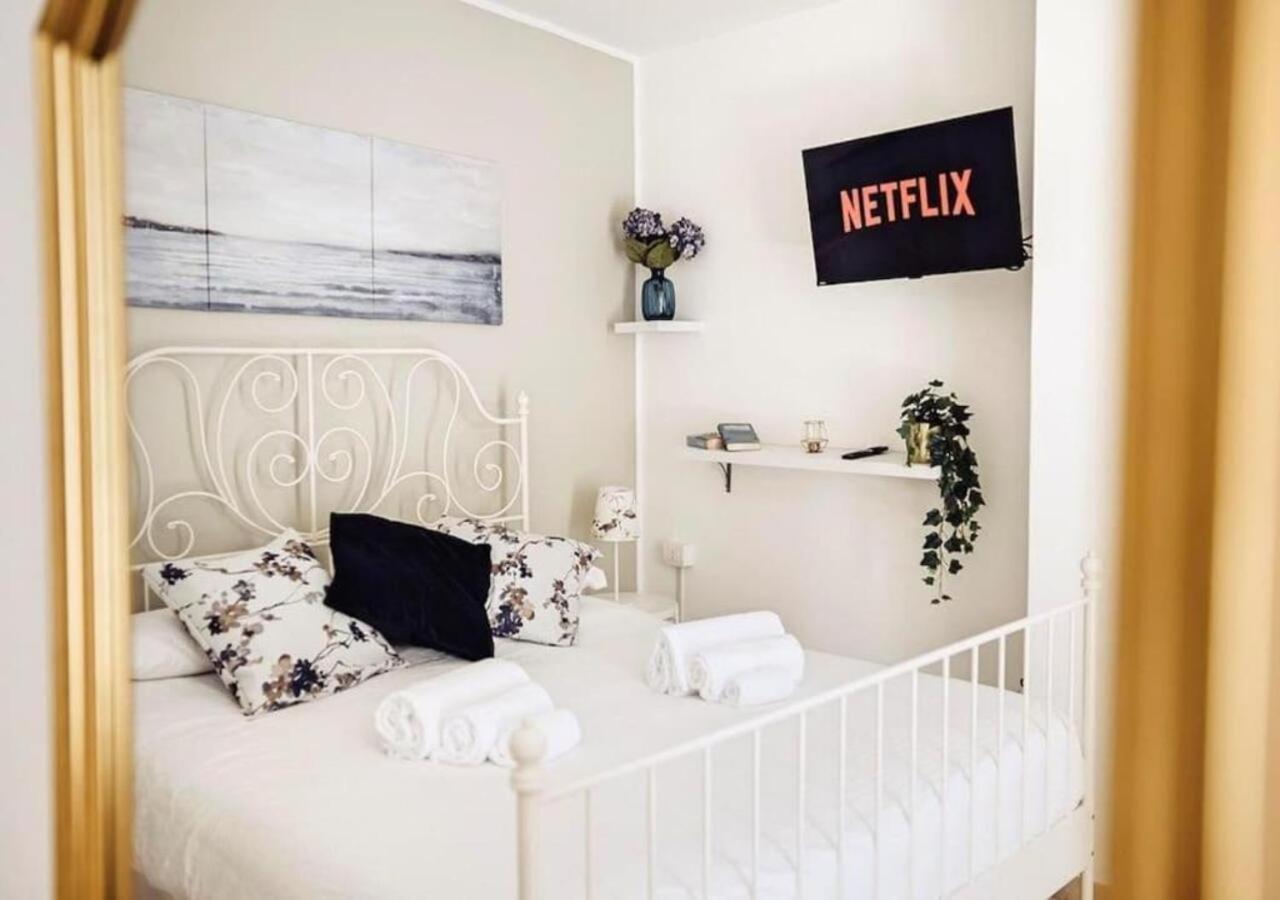 Torre Dalu' - A Due Passi Dalla Spiaggia Di Porta Vecchia, Con Terrazzo Privato E Netflix مونوبولي المظهر الخارجي الصورة